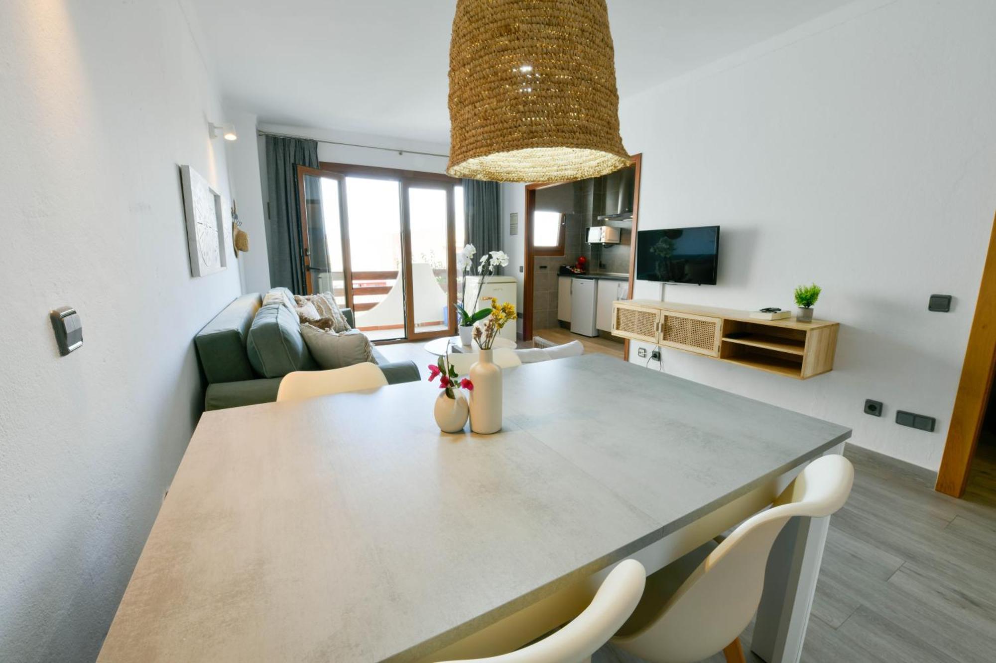 Apartamentos Estanques 콜로니아 산트 호르디 외부 사진