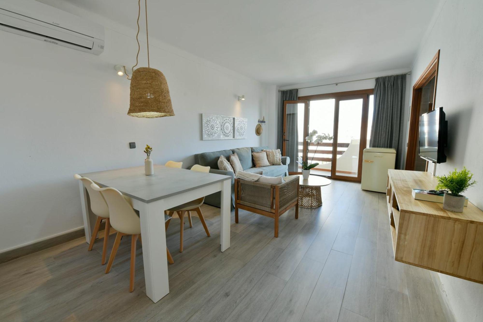 Apartamentos Estanques 콜로니아 산트 호르디 외부 사진