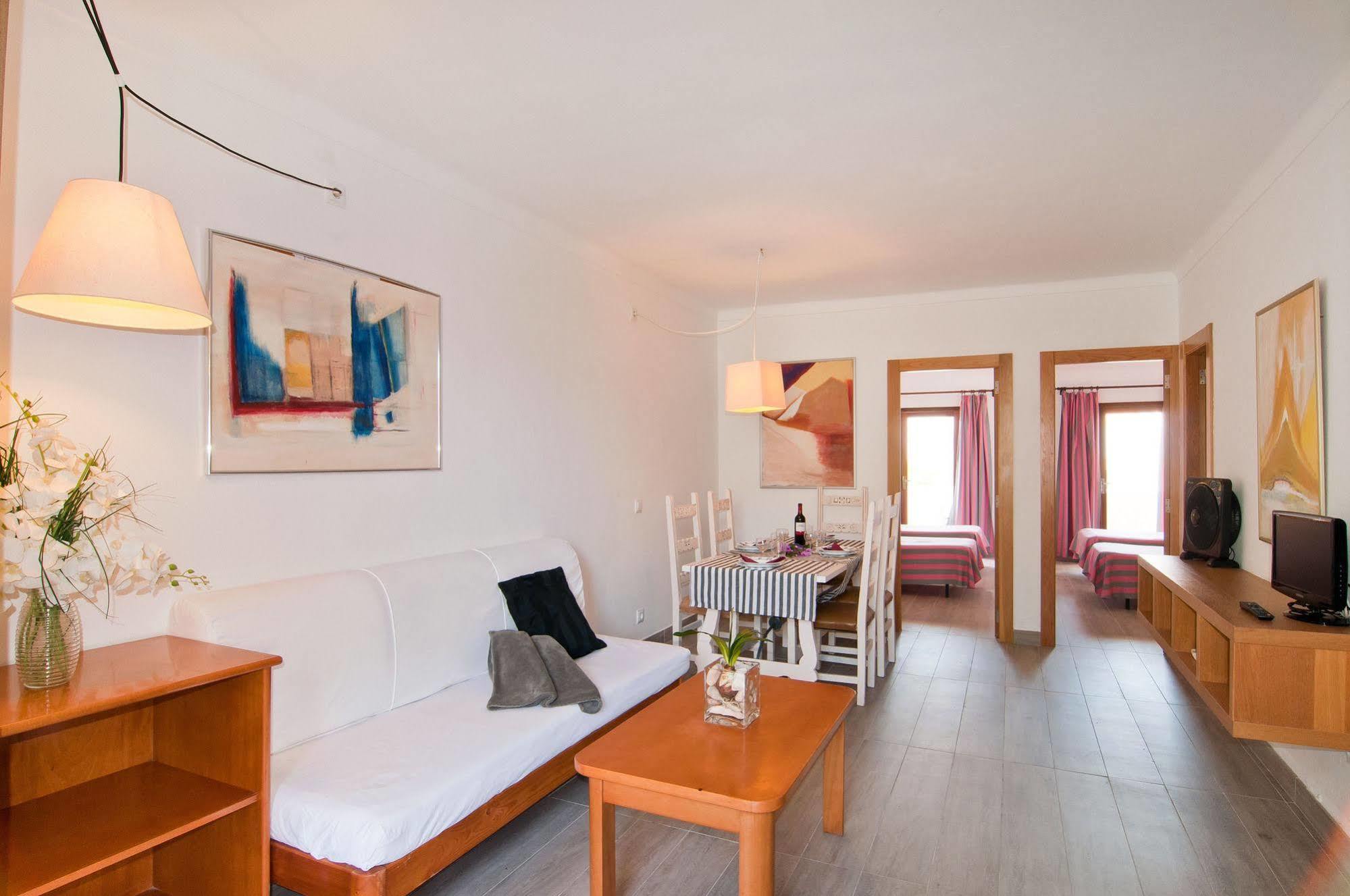 Apartamentos Estanques 콜로니아 산트 호르디 외부 사진