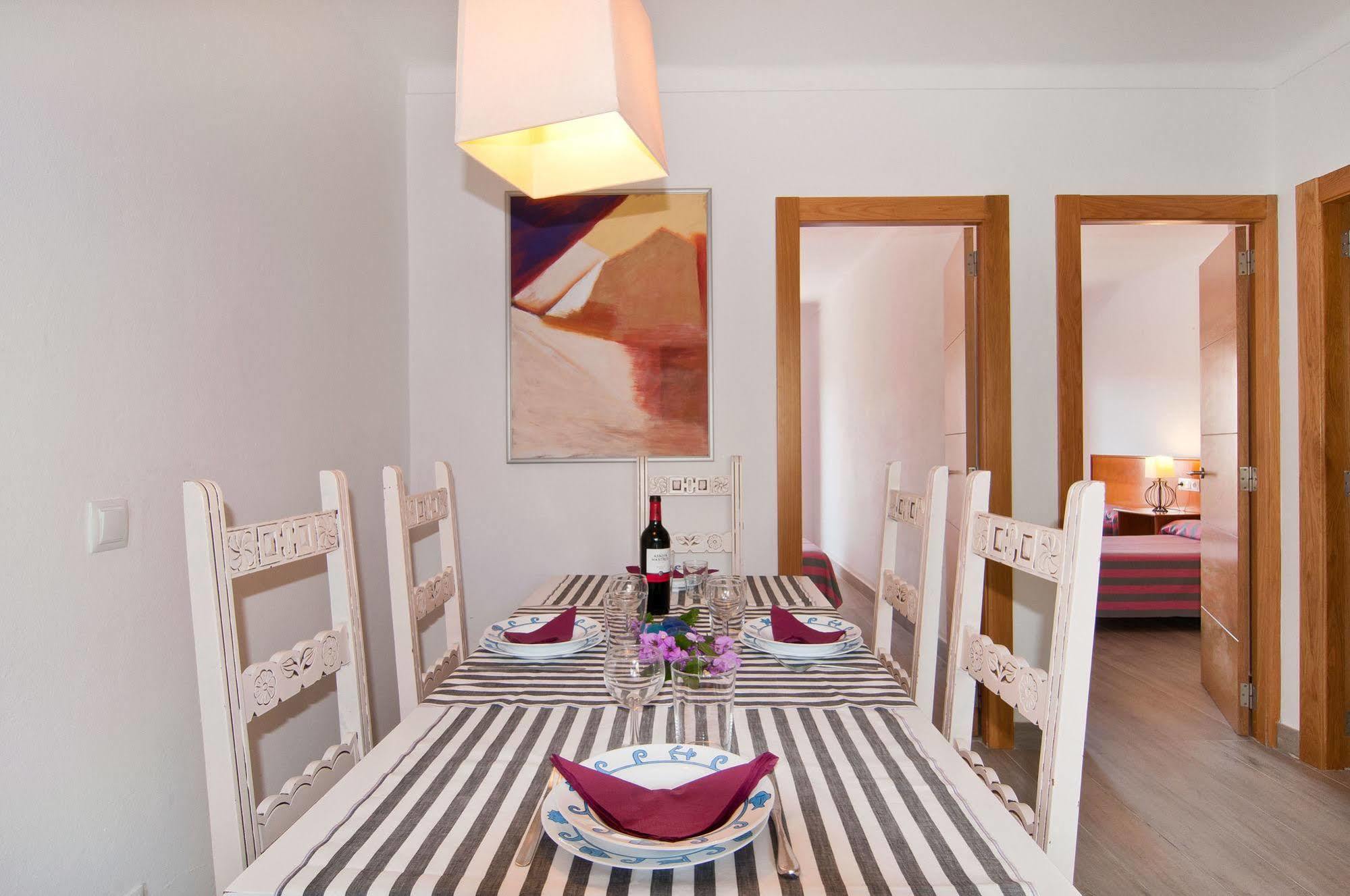 Apartamentos Estanques 콜로니아 산트 호르디 외부 사진
